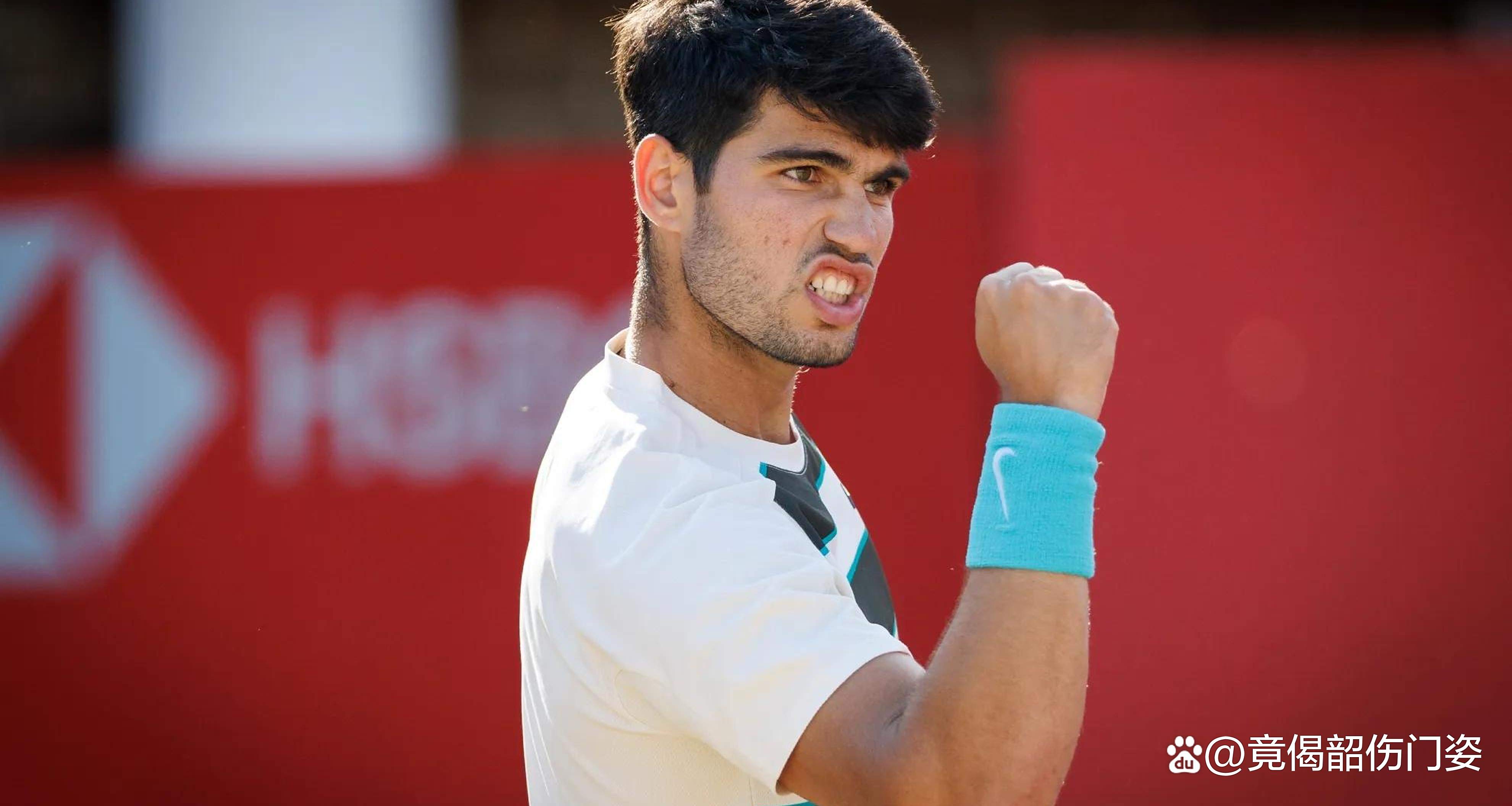 阿扎伦卡儿子好可爱