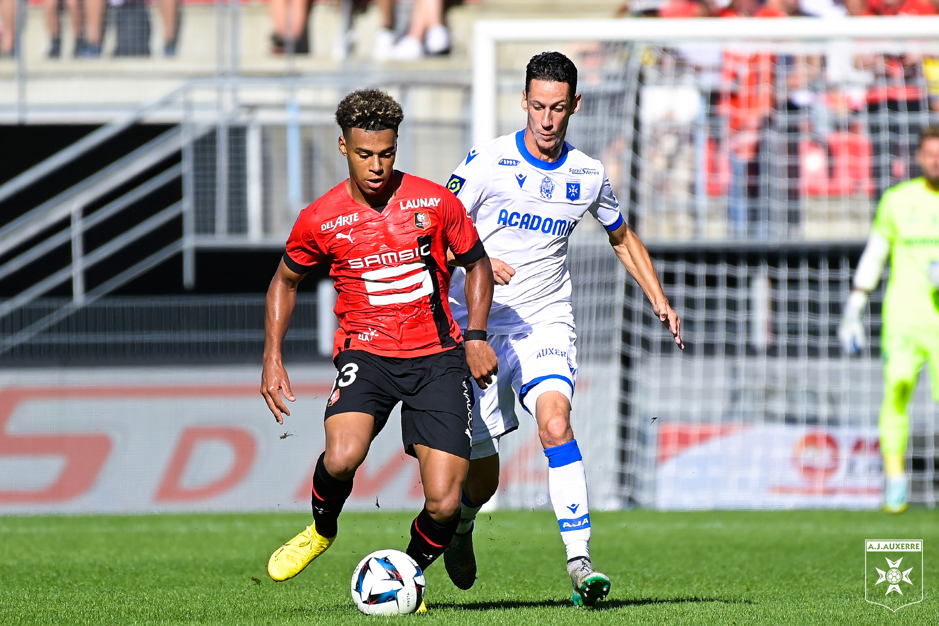 菲尼克斯太阳训练开放日，赛前更衣室发声引欢呼，法甲在即，年轻球员得到机会的简单介绍-九游体育